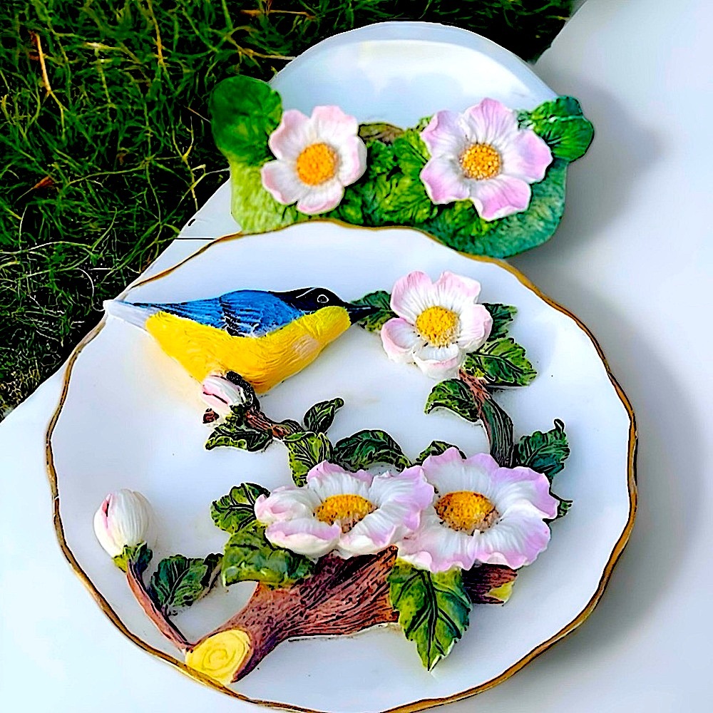 Heritage House Symbol of Remembrance Plate & Stand